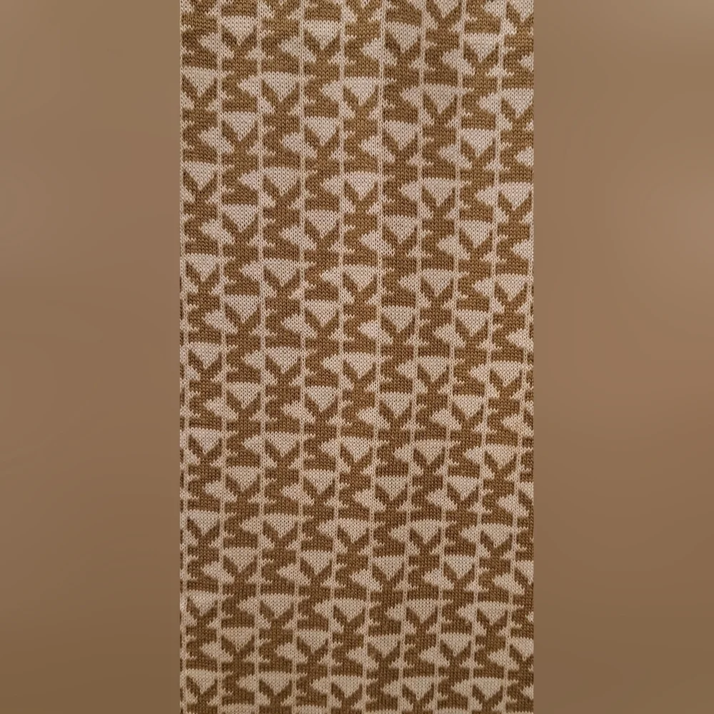 EUC Michael Kors Tan & Beige Reverse Logo Neutral Casual Everyday Winter Scarf